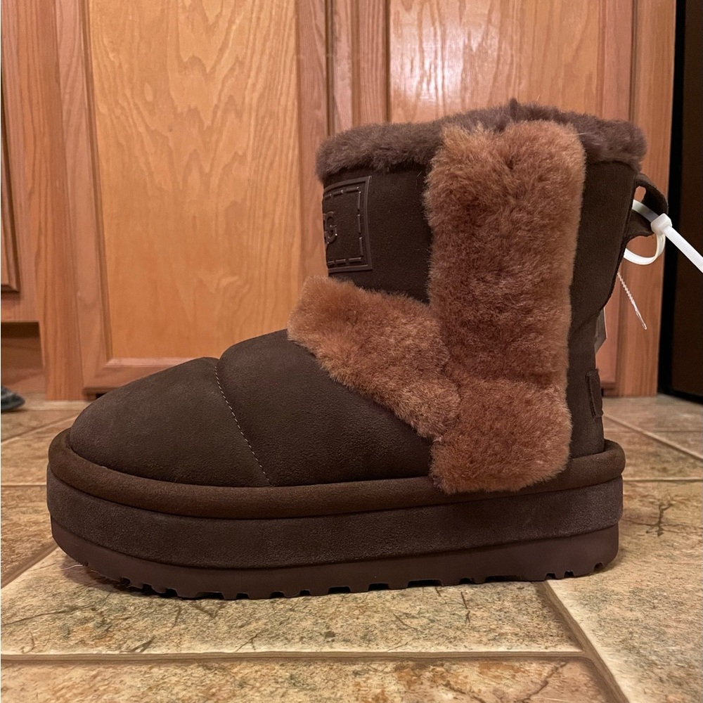 UGG women’s Chillapeak boots NWOT sz 7